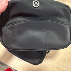 Mini Lululemon City Essentials Pouch Black